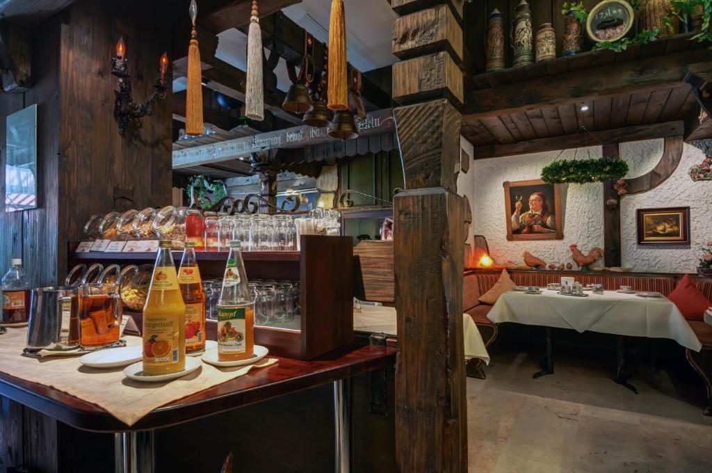 Hotel Zum Weissen Roessel Walldorf  Buitenkant foto