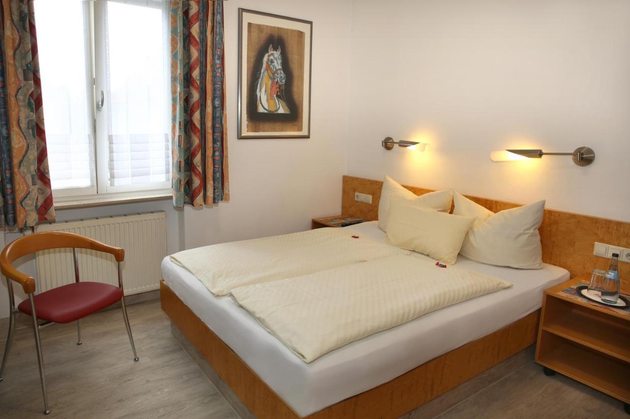 Hotel Zum Weissen Roessel Walldorf  Buitenkant foto