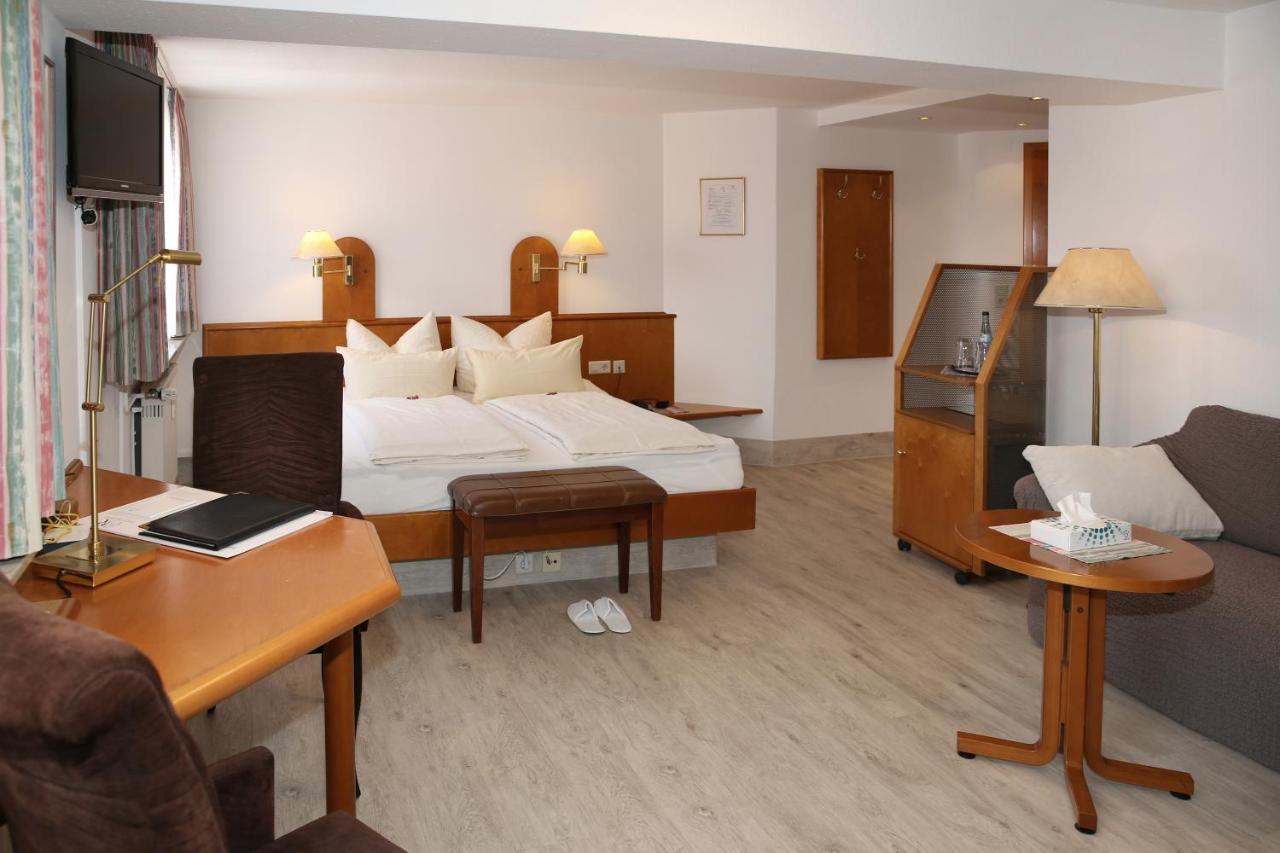 Hotel Zum Weissen Roessel Walldorf  Buitenkant foto