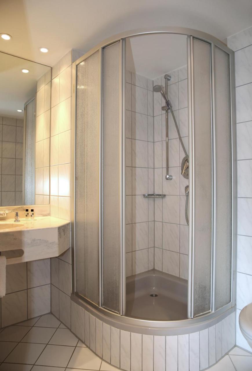 Hotel Zum Weissen Roessel Walldorf  Buitenkant foto